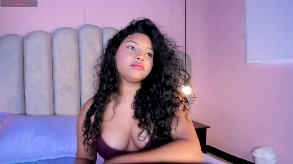 vyxen18 Webcam Chat July 15, 2026