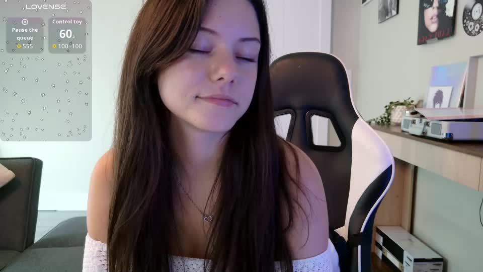 lilbbyily1 Webcam Chat July 15, 2026