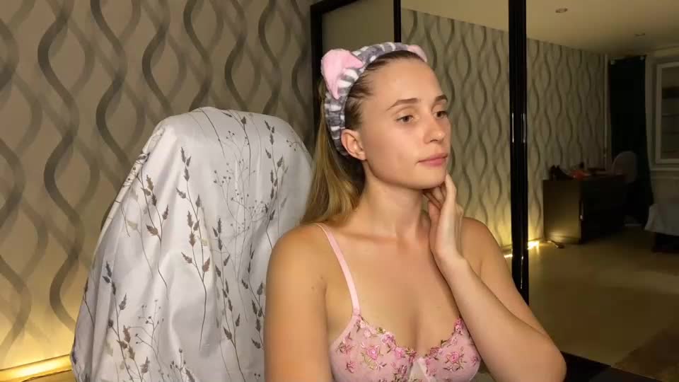 litle_girl05 Webcam Chat July 15, 2026