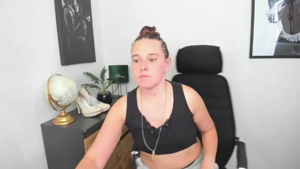 ladyalessa Webcam Chat July 16, 2026