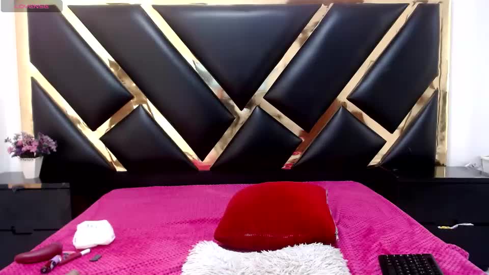 aprilycrystal Webcam Chat July 16, 2026