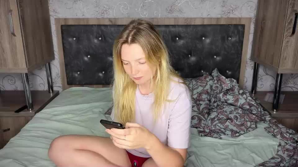 yourbabyhanna Webcam Chat July 16, 2026