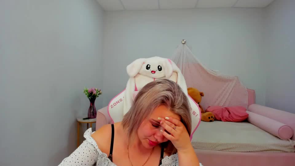 adeleravelle Webcam Chat July 16, 2026