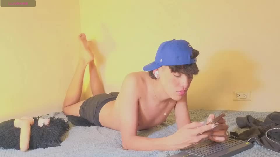 yournaughtyfemboy Webcam Chat July 16, 2026