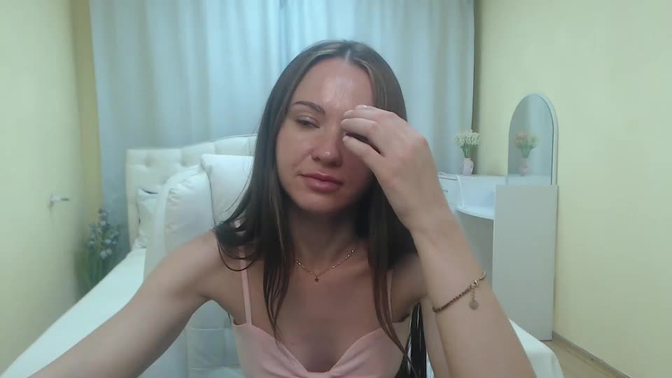 kiaracriegs Webcam Chat July 16, 2026