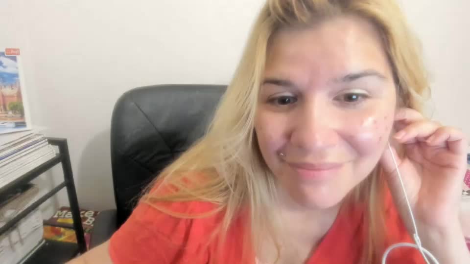 artsyandcraftsy_ Webcam Chat July 16, 2026