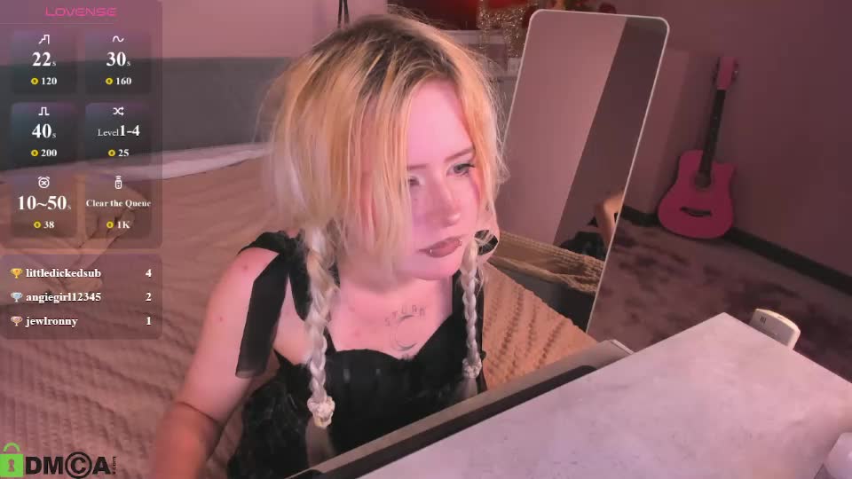 kiki_peach Webcam Chat July 17, 2026