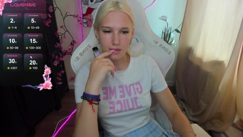 EvelinaLuu Webcam Chat July 17, 2026
