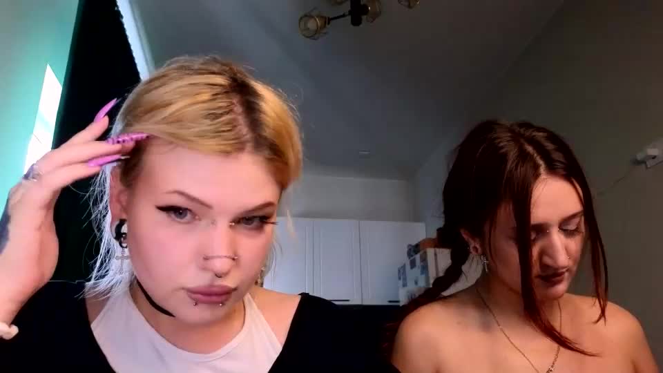 elvenmilk Webcam Chat July 17, 2026