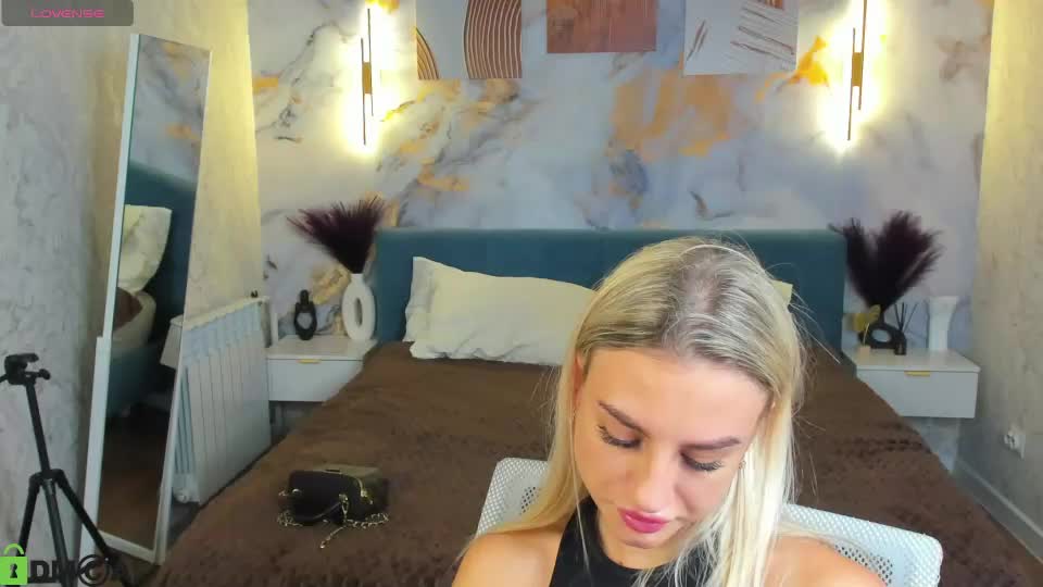 silen_tori Webcam Chat July 17, 2026