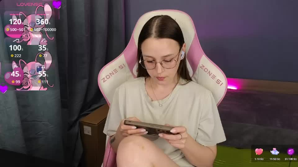sweet_frosty Webcam Chat July 17, 2026
