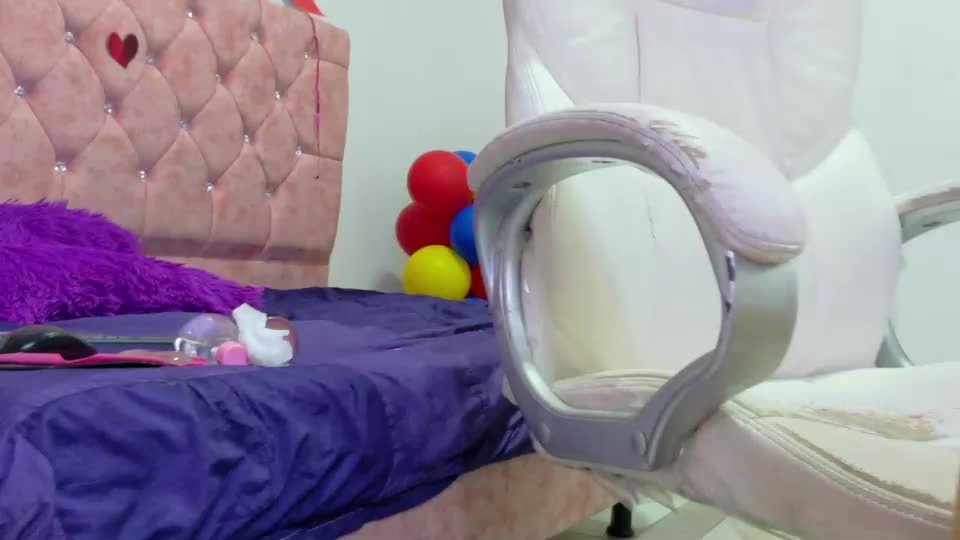 velinahoneyy Webcam Chat July 17, 2026