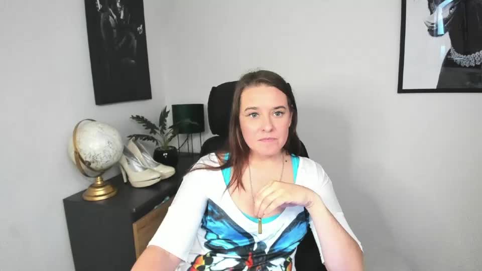 ladyalessa Webcam Chat July 17, 2026