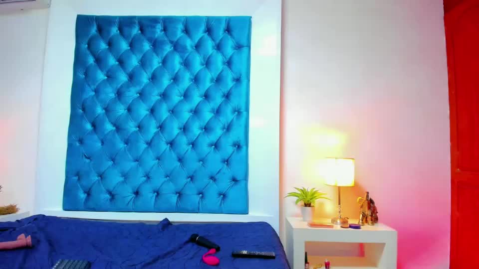 mia_ellieth Webcam Chat July 17, 2026