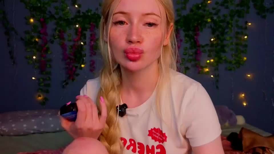 lillie_berry Webcam Chat July 17, 2026