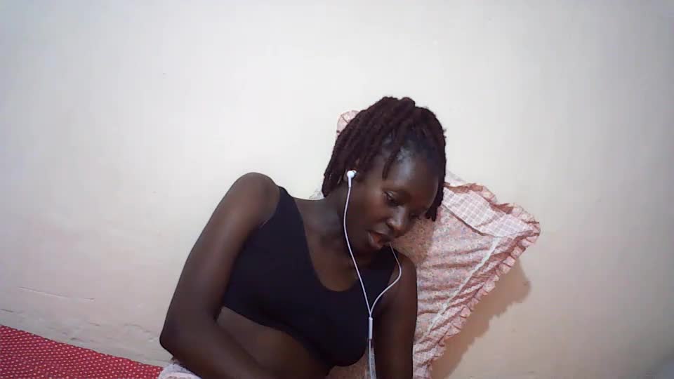 queen_0012 Webcam Chat July 17, 2026