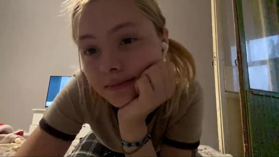 richellearmentrout Webcam Chat July 17, 2026