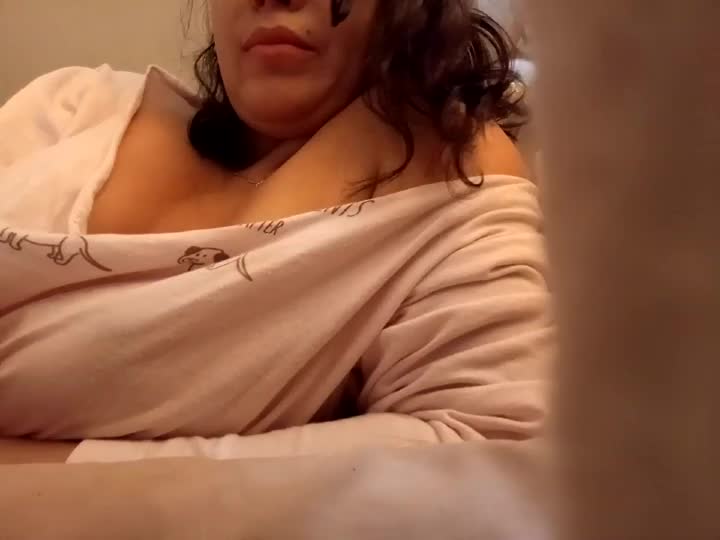 anabellovee Webcam Chat July 17, 2026