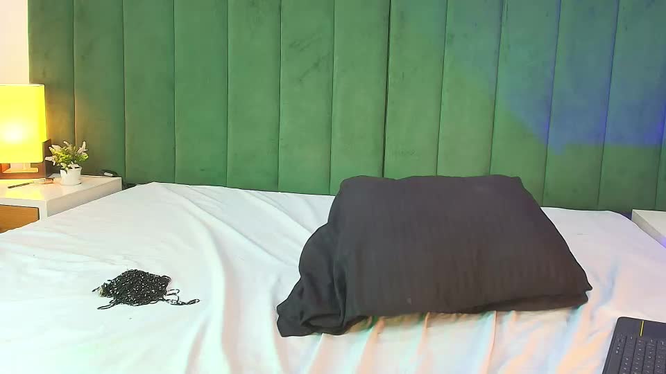 alana_petite Webcam Chat July 17, 2026