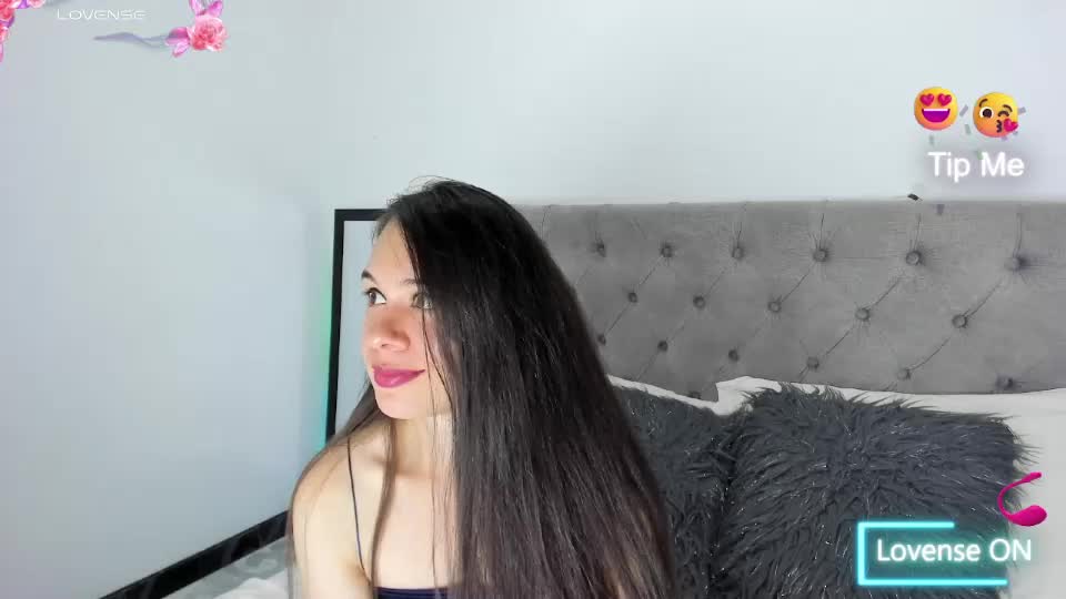 henlly22 Webcam Chat July 17, 2026