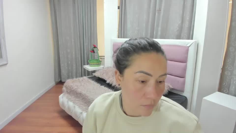 gaby_trent Webcam Chat July 17, 2026