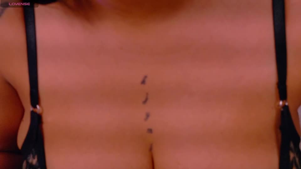 scarlet_boobs01 Webcam Chat July 17, 2026