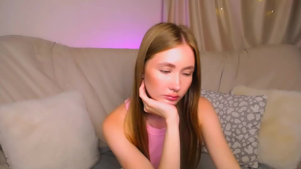 ellycolins_ Webcam Chat July 17, 2026