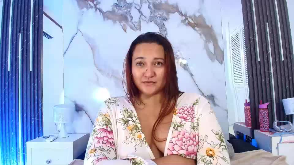 honeyhiips Webcam Chat July 18, 2026