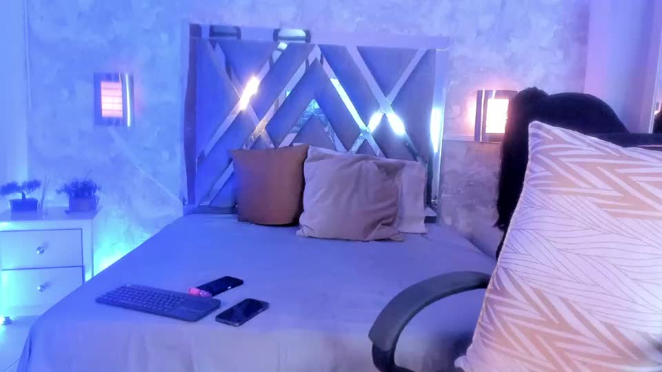 mady_roa Webcam Chat July 18, 2026