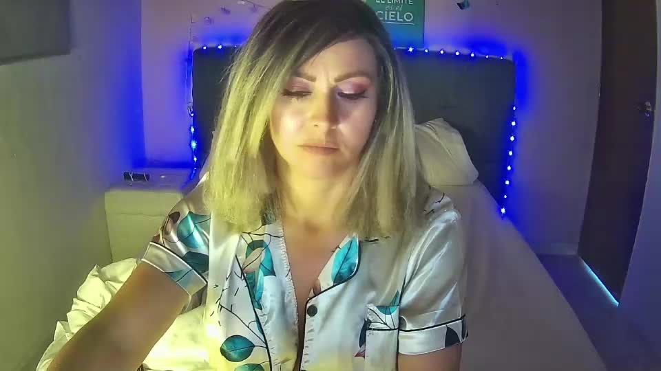 hestesiaxx Webcam Chat July 18, 2026
