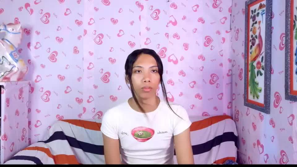 queen_gia Webcam Chat July 18, 2026
