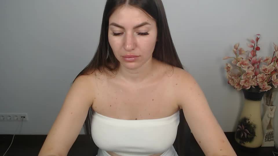trinny_love Webcam Chat July 18, 2026