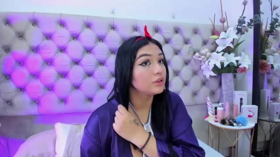 naomiwhitee Webcam Chat July 18, 2026