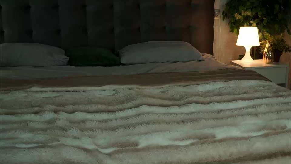 auroralowen Webcam Chat July 18, 2026