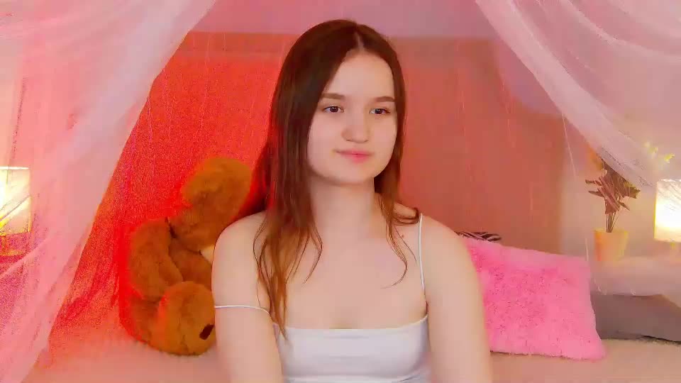 strawbunnybite Webcam Chat July 19, 2026