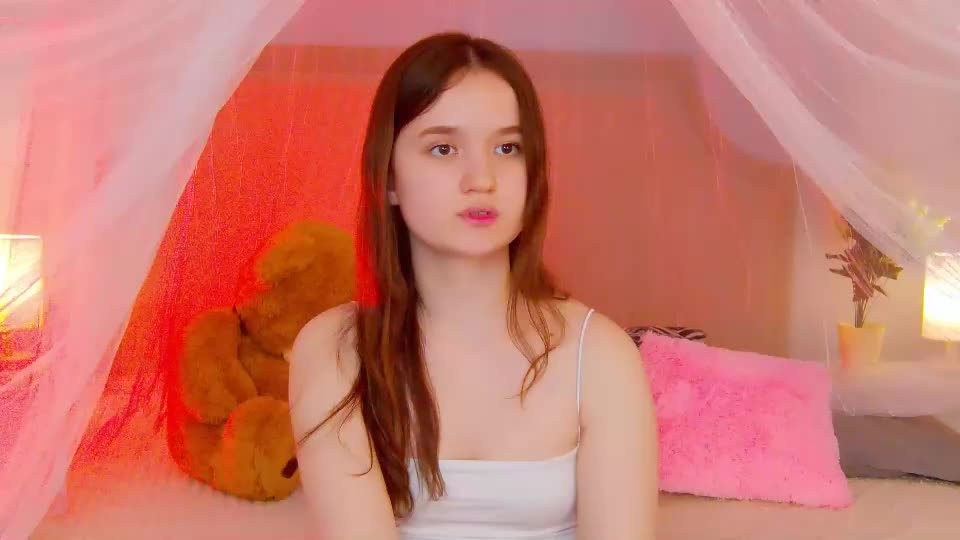 strawbunnybite Webcam Chat July 19, 2026