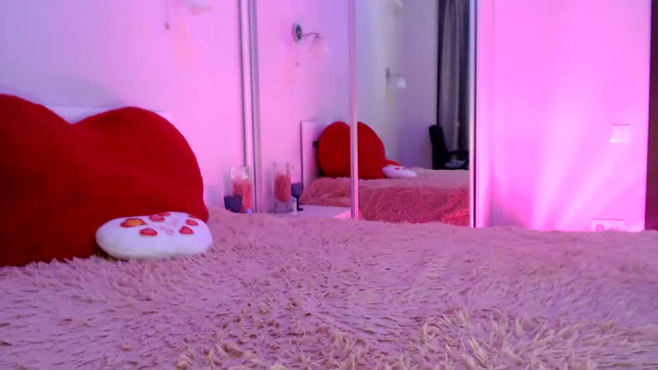 lovelybird69 Webcam Chat July 19, 2026
