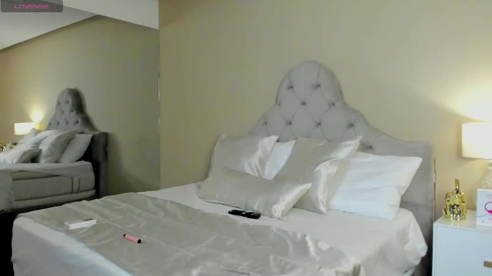 mid_nightpeach Webcam Chat July 19, 2026