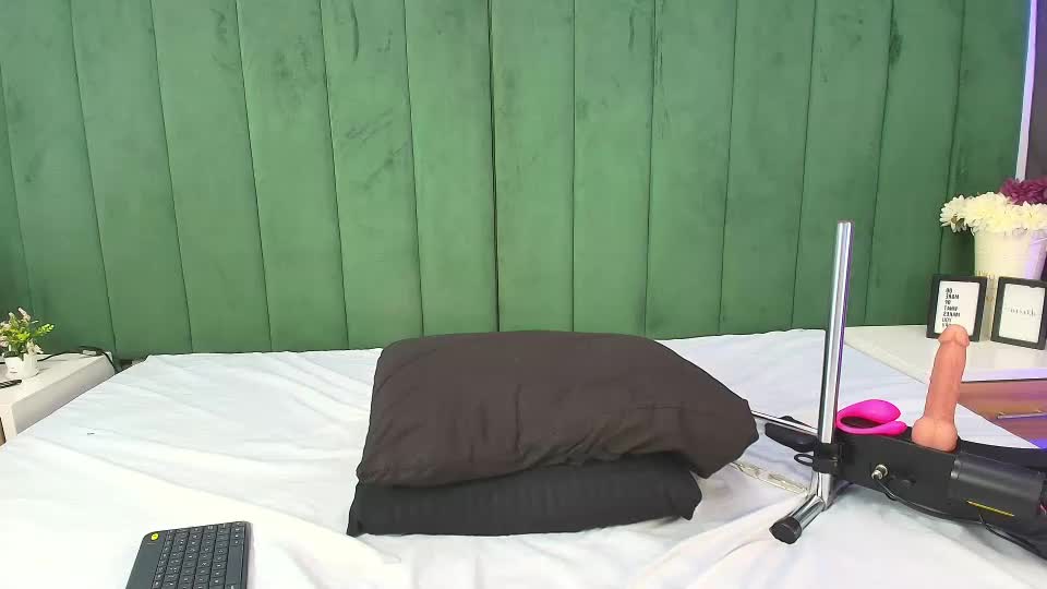 alana_petite Webcam Chat July 19, 2026