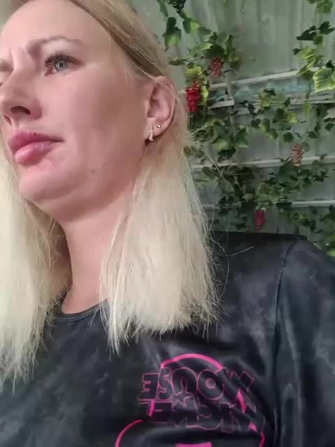 fruittella Webcam Chat July 20, 2026