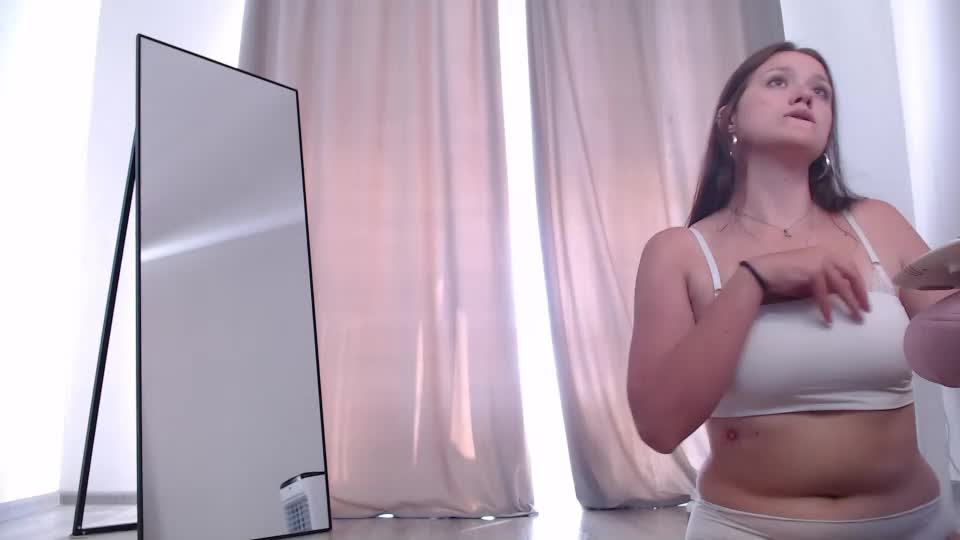 julie_meow246 Webcam Chat July 21, 2026