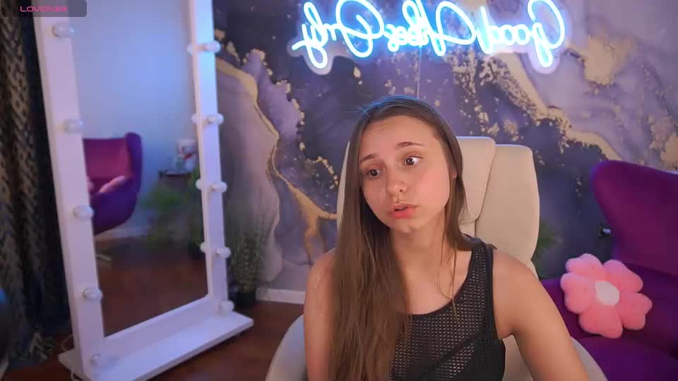 tinynataliee Webcam Chat July 21, 2026