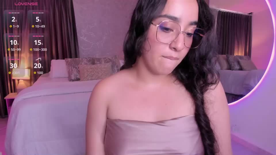 viiolet_rosee Webcam Chat July 21, 2026