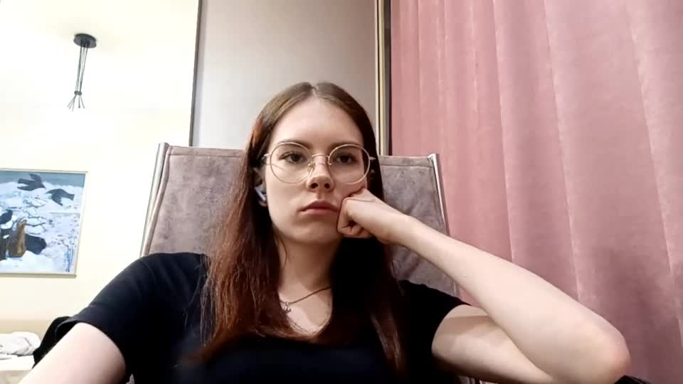 tawnyzenisek Webcam Chat July 21, 2026