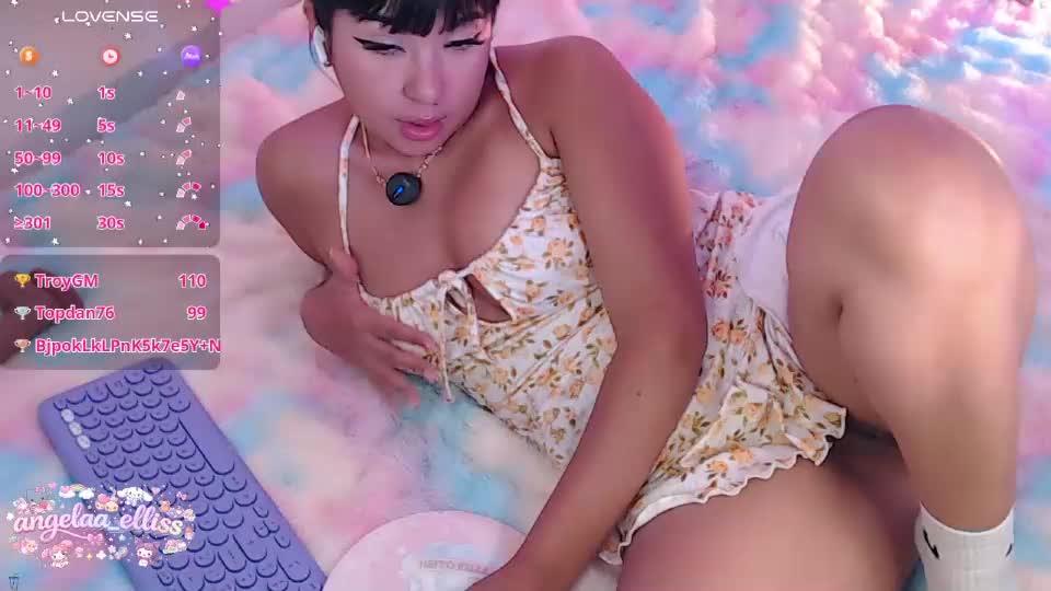 angelaa_elliss Webcam Chat July 22, 2026