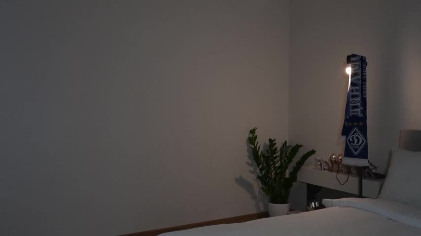 ella_twinkl Webcam Chat July 22, 2026