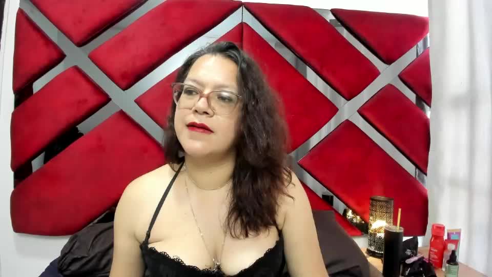 elle_hadid Webcam Chat July 22, 2026
