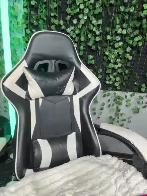 Eva_Kit Webcam Chat July 22, 2026