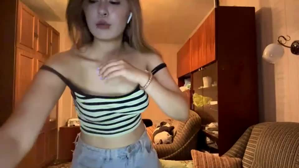 juliettegussow Webcam Chat July 22, 2026