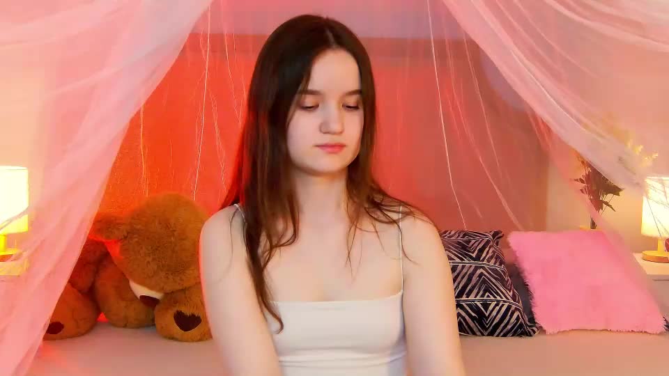 strawbunnybite Webcam Chat July 23, 2026